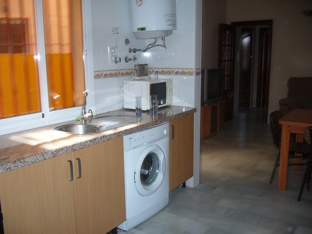Apartamentos Alamare Sevilla Szoba fotó