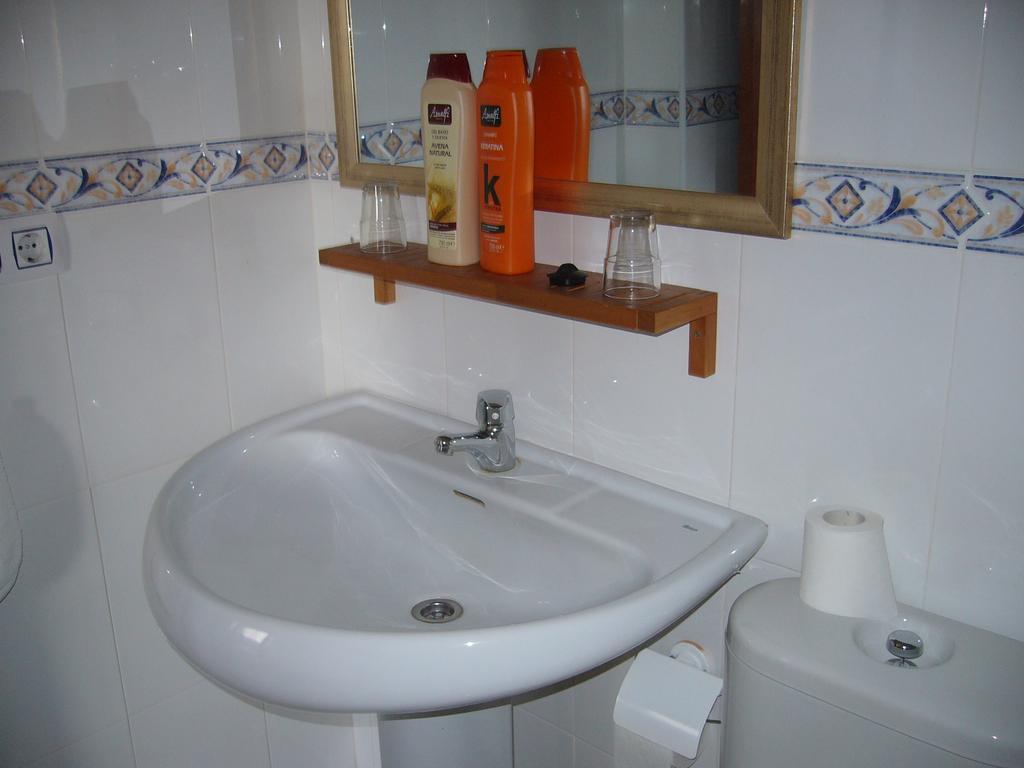 Apartamentos Alamare Sevilla Szoba fotó